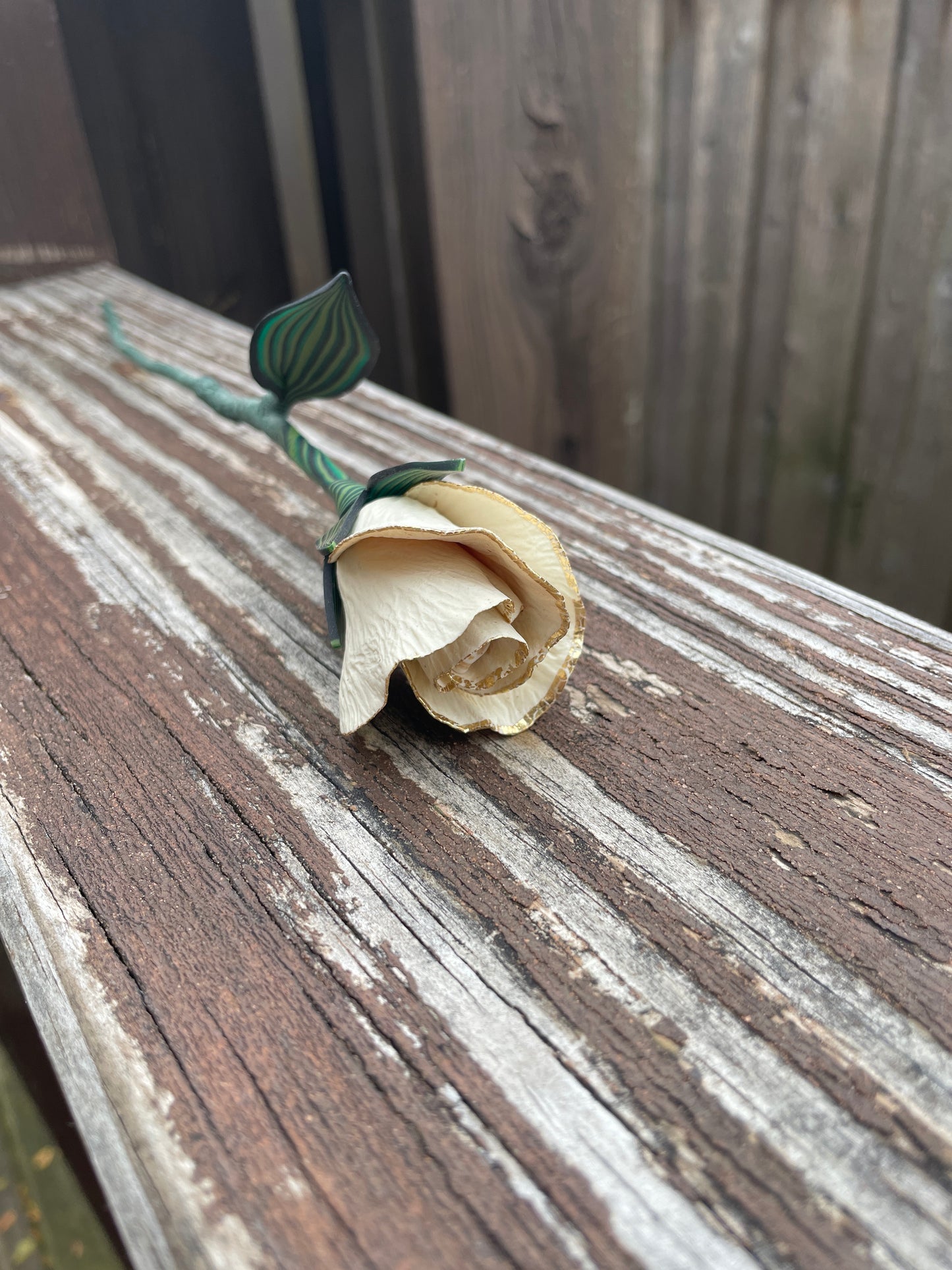 Butter Yellow Gold Leaf Rosebud