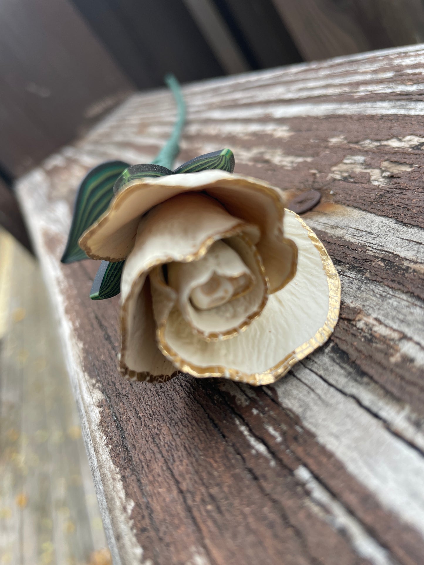 Butter Yellow Gold Leaf Rosebud